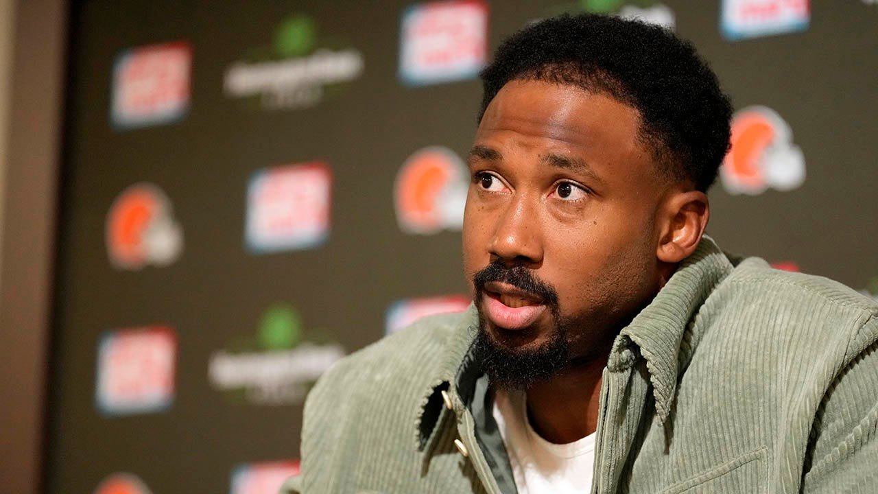 Myles Garrett refuses to discuss speeding ticket with Browns reporters