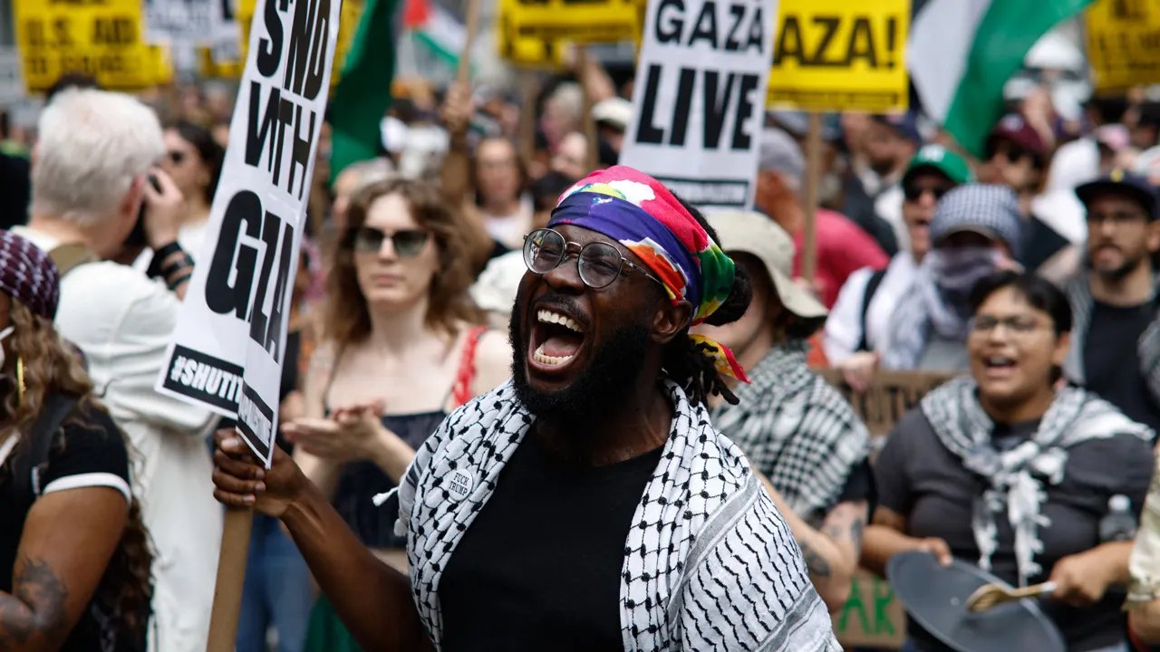 Manhattan protesters chant ‘globalize intifada’ amid bipartisan pushback