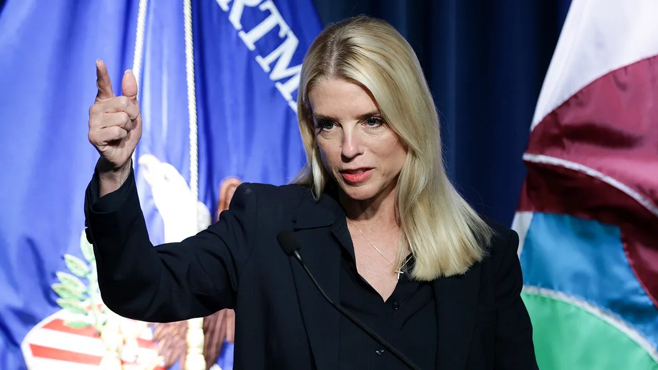 Bondi threatens DOJ crackdown on sanctuary cities, touts SC federal cooperation