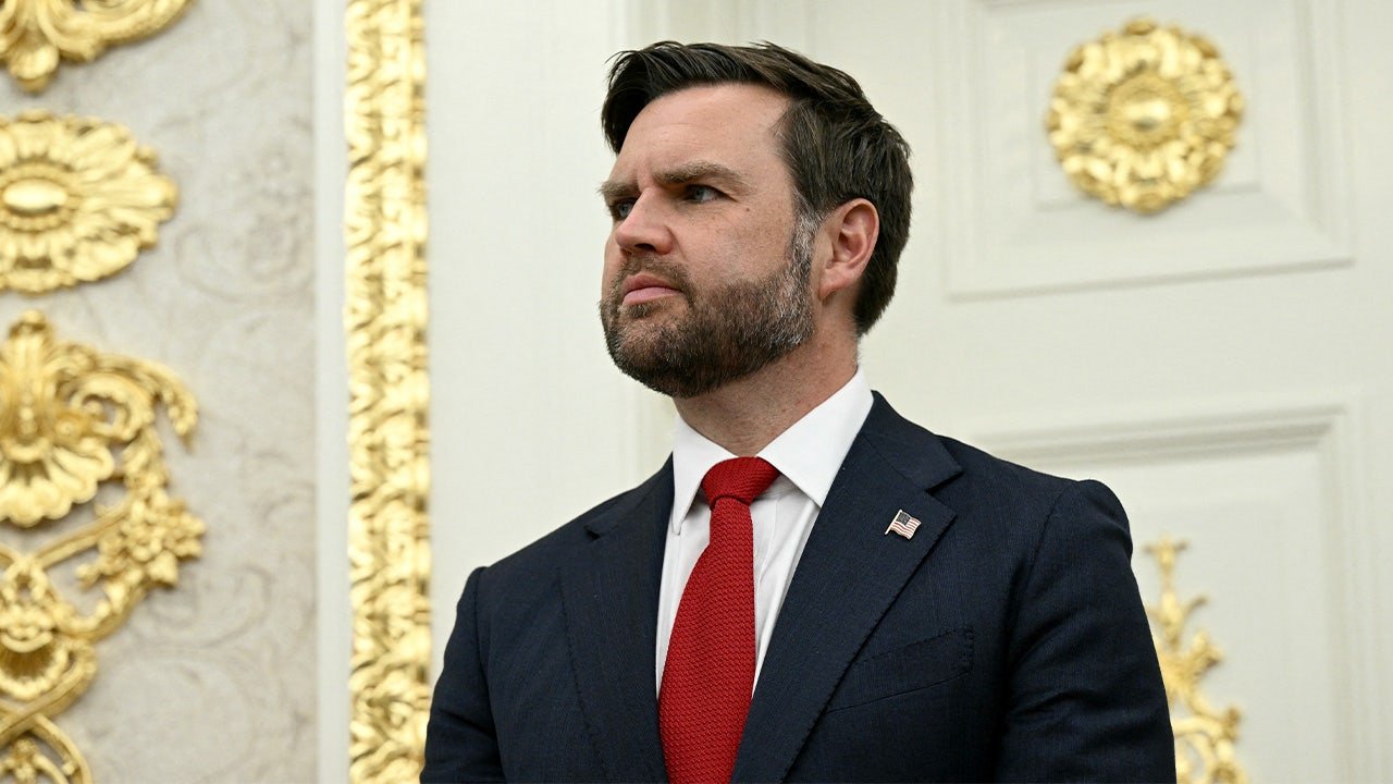 JD Vance advises Elon Musk against forming a third political party