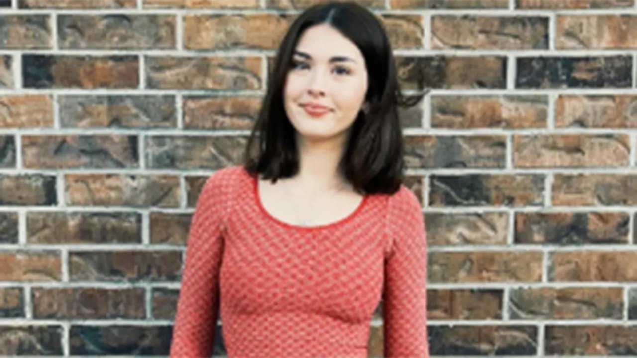 Priscilla Robertson, expecting a baby girl, shares first pregnancy photos